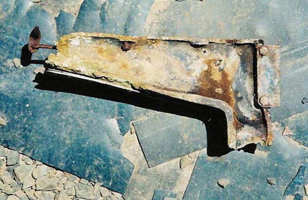 Unidentified Bracket